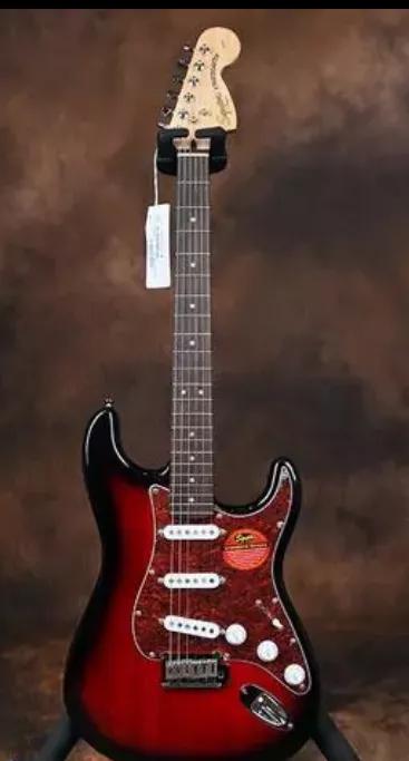 想买电吉他应该怎么入手,普通吉他和电吉他的区别