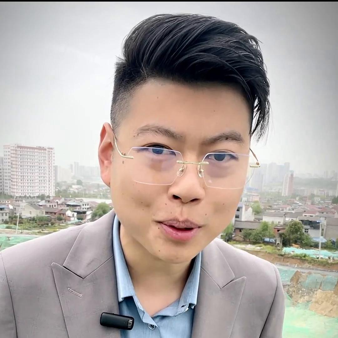 303万安康百姓圆梦“高铁时代”的脚步，正与各个项目一...