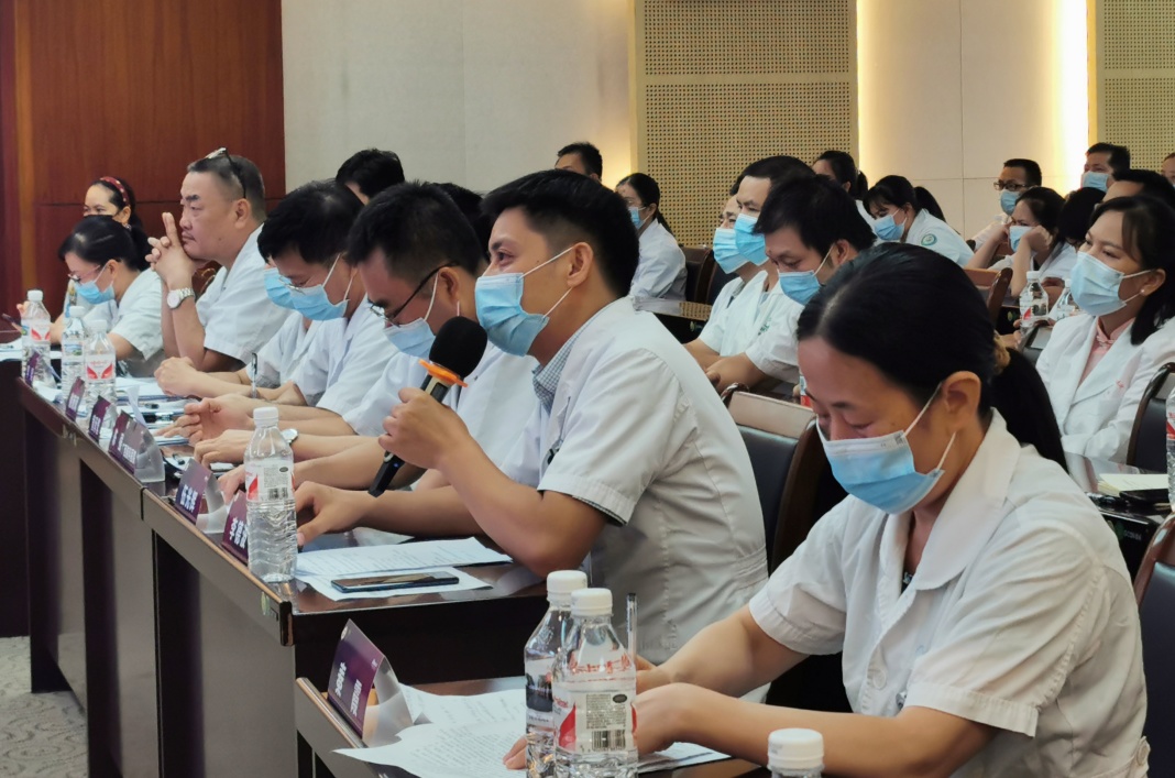 绮剧鐤剧梾涓撳鑱斿悎浼氳瘖,澶氬绉戣仈鍚堜細璇婄簿绁炵