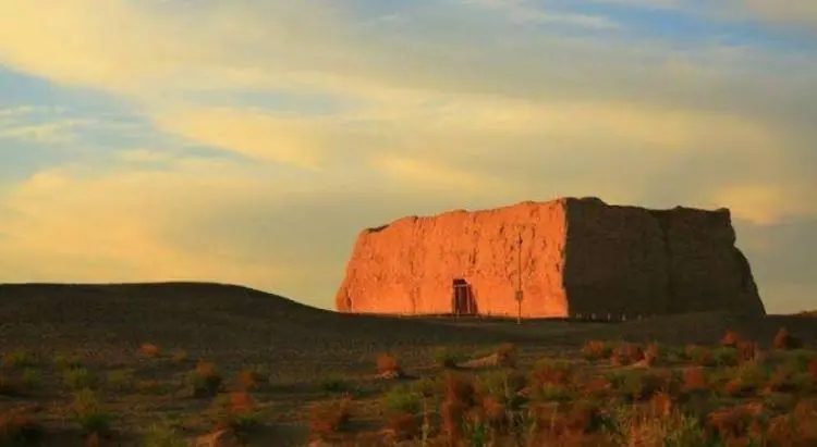 论故城玉门关文化的艺术形态和审美特征