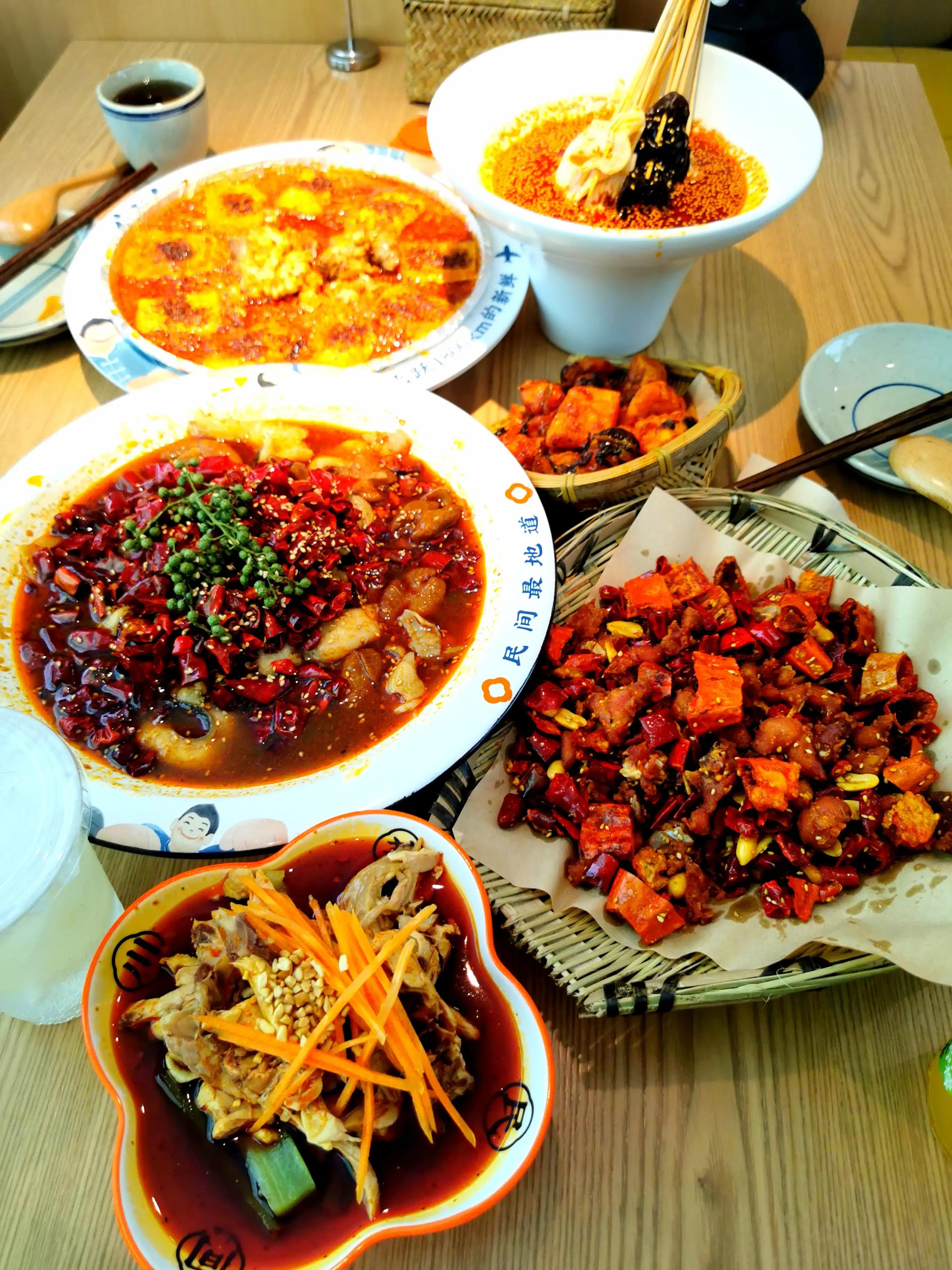 乐山哪家美食好吃又便宜,乐山东大街小吃攻略