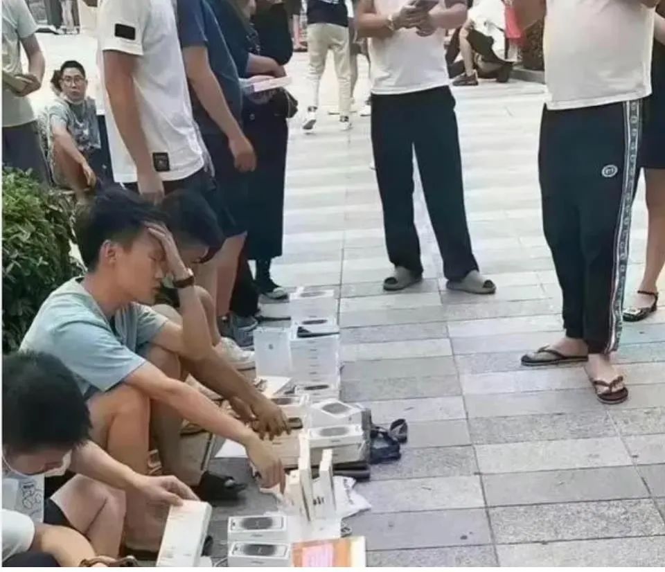 苹果下跌尽显颓势,苹果暴跌1.7万亿