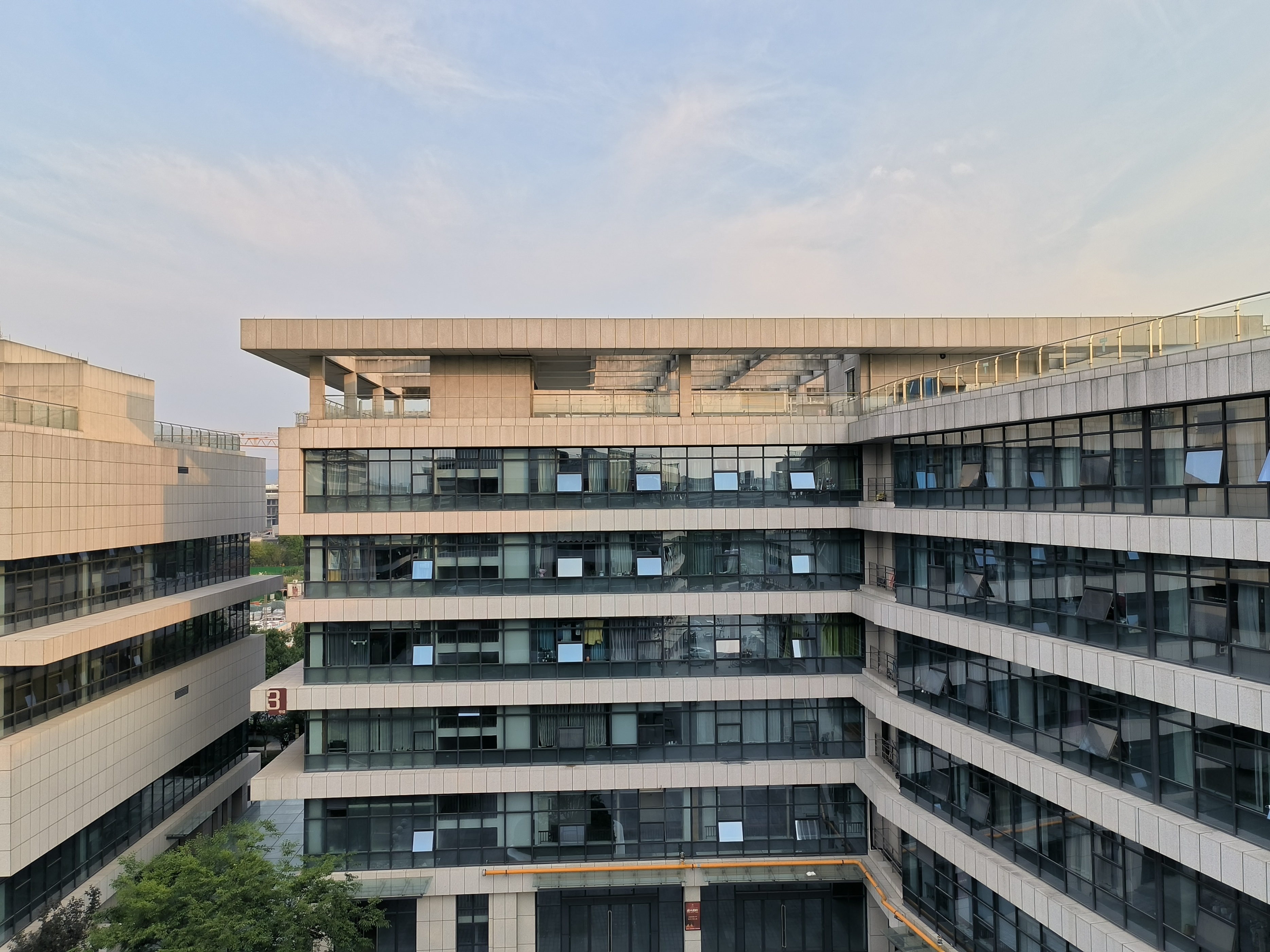 偶像派和实力派哪个更好看,荣耀70pro和平精英测评