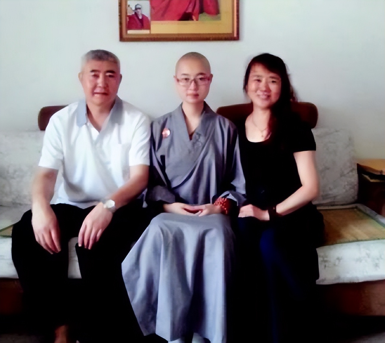 山东女孩才貌双全，一本大学毕业，为何选择出家当尼姑？