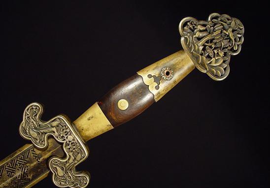 古代大将真能挥住多少斤的兵器,出土的古代兵器的真实重量