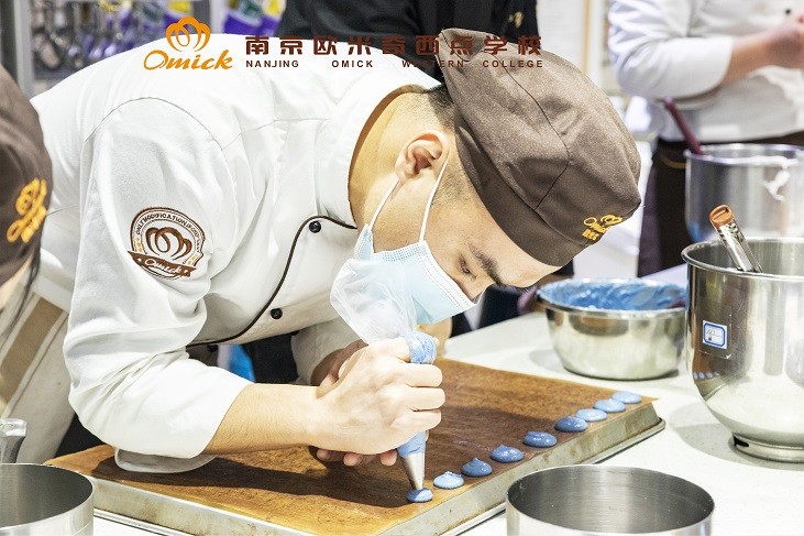 新东方学西点学费,学蛋糕西点新东方烘焙学费价目表