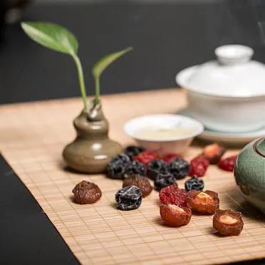 性格一样的男女容易相互吸引吗,性格相似的人怎么做到互补