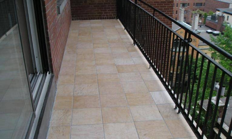 楼下阳台下水管处漏水,阳台下水管漏水检测方法