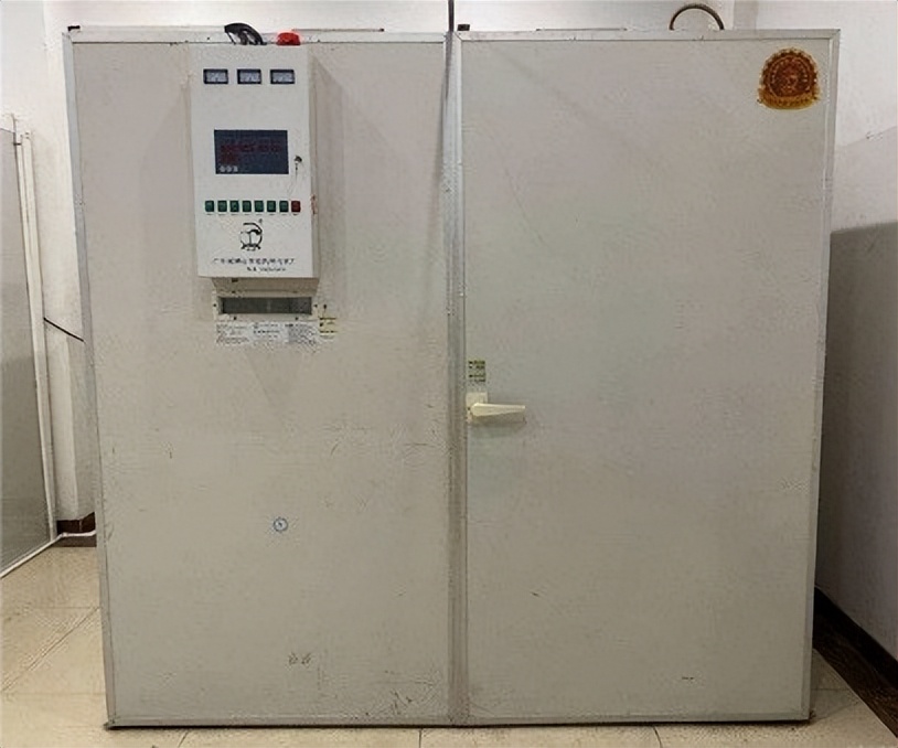 大型孵化器商用最新款,孵化器政府怎么补贴