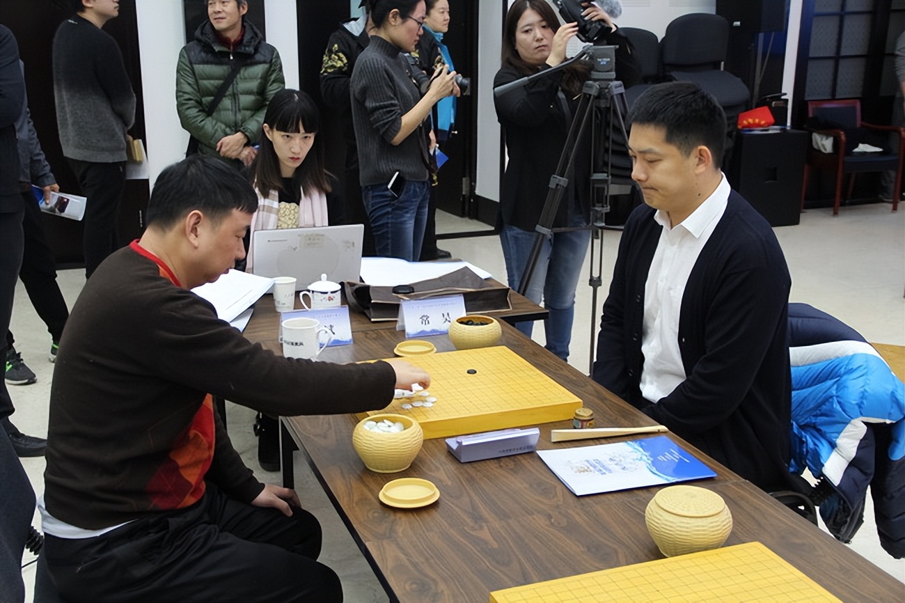 43岁围棋冠军常昊近照,围棋国手常昊和张璇