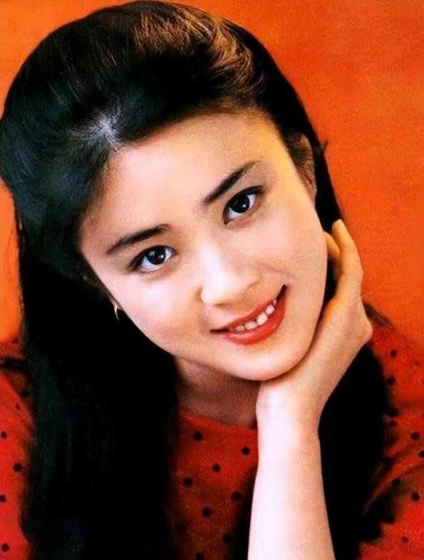 傅艺伟的情感史,傅艺伟几次婚姻