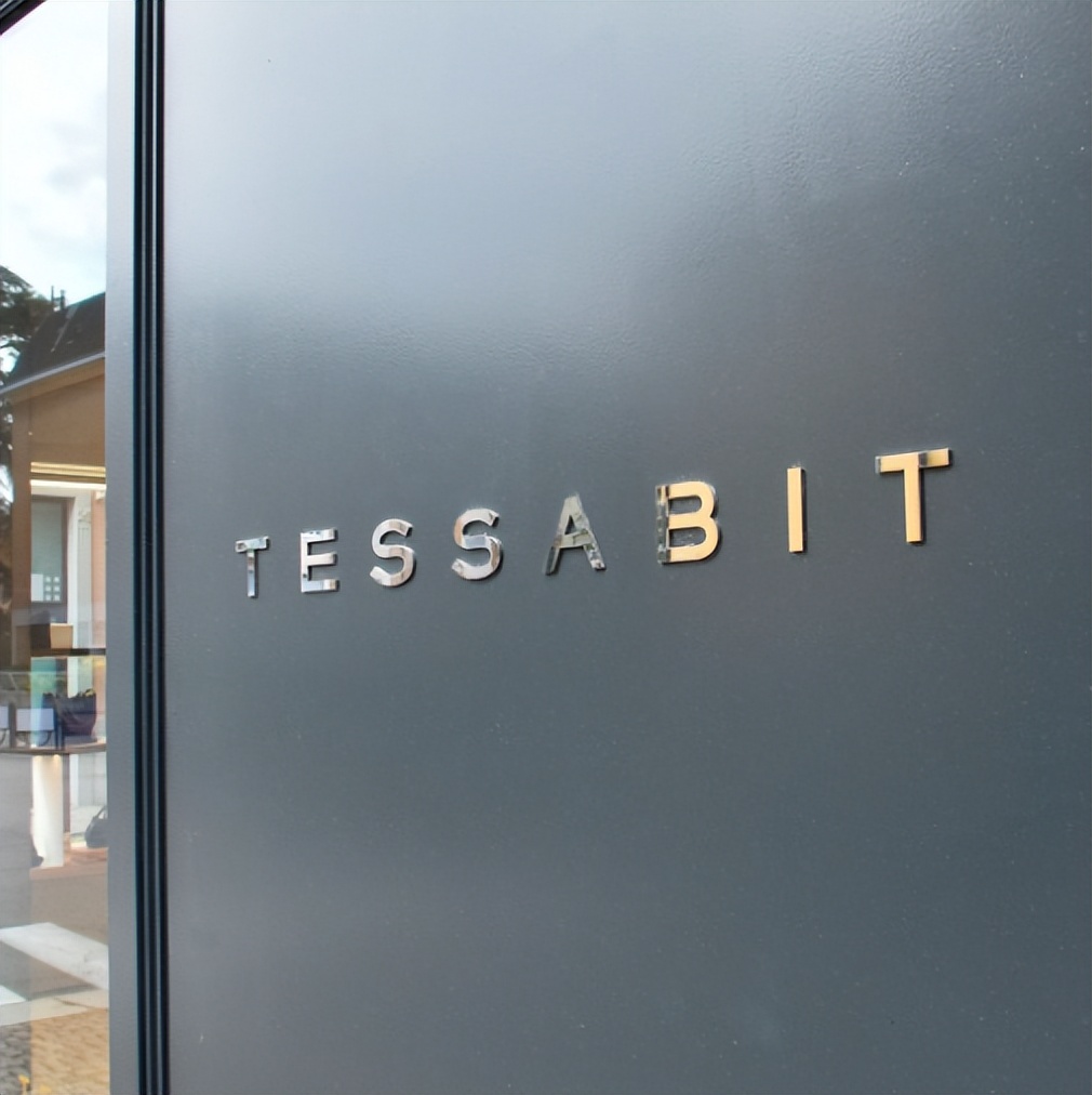 一家远离大都市的买手店，为何引来奢侈品大牌深度合作？