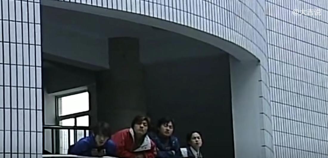 刑侦剧连载84：校霸肆意*辱侮**欺压老实人，殊不知爆发后一刀反杀