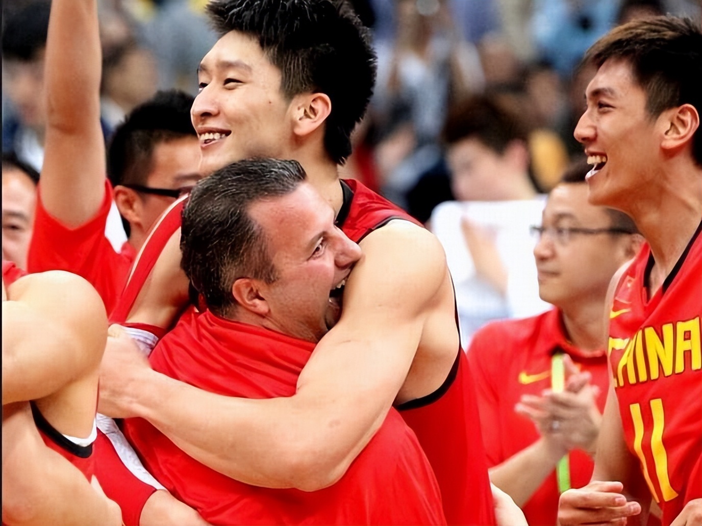 男篮国家队历任主教练是谁,男篮主教练哈里斯薪水