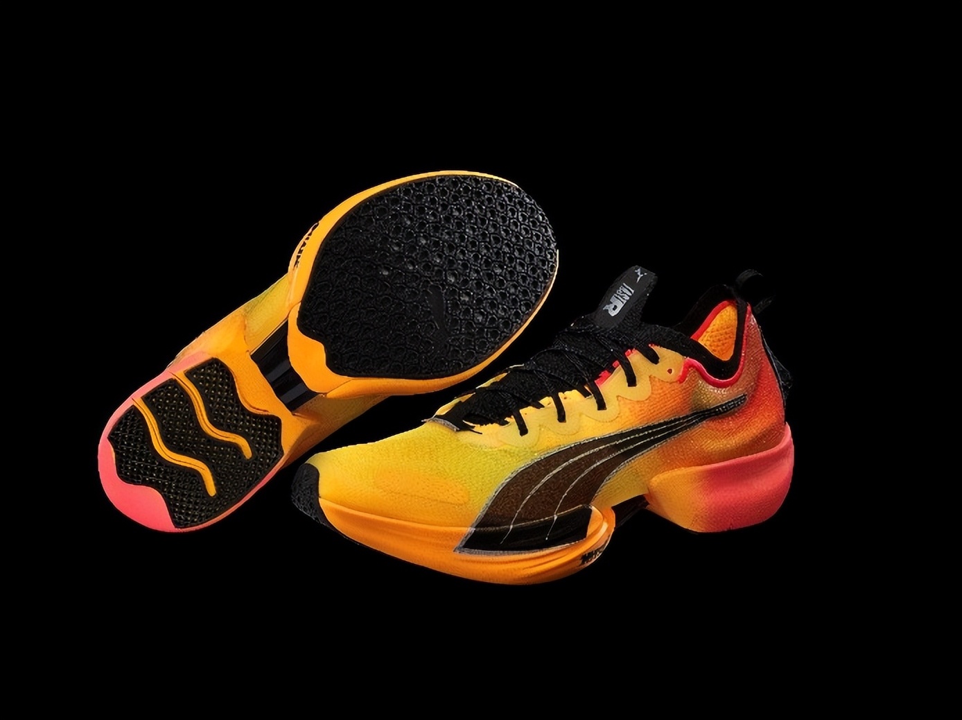 pumadeviatenitroelite测评,puma全新碳板跑鞋