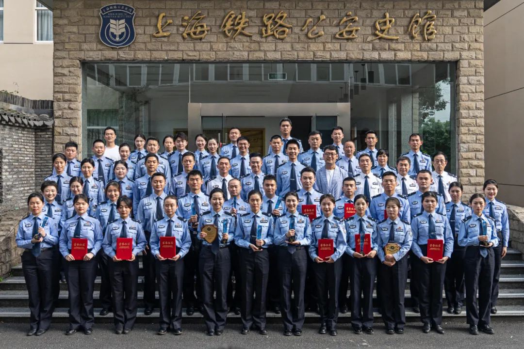 閾佽瀛﹀瓙璇楄瘝澶т細,鑷存暚鍏畨姘戣璇楄瘝