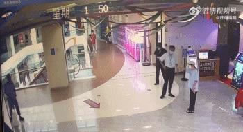 连沈腾都救不了他！冲上热搜惹怒全网，竟还敢说“全场算我的”