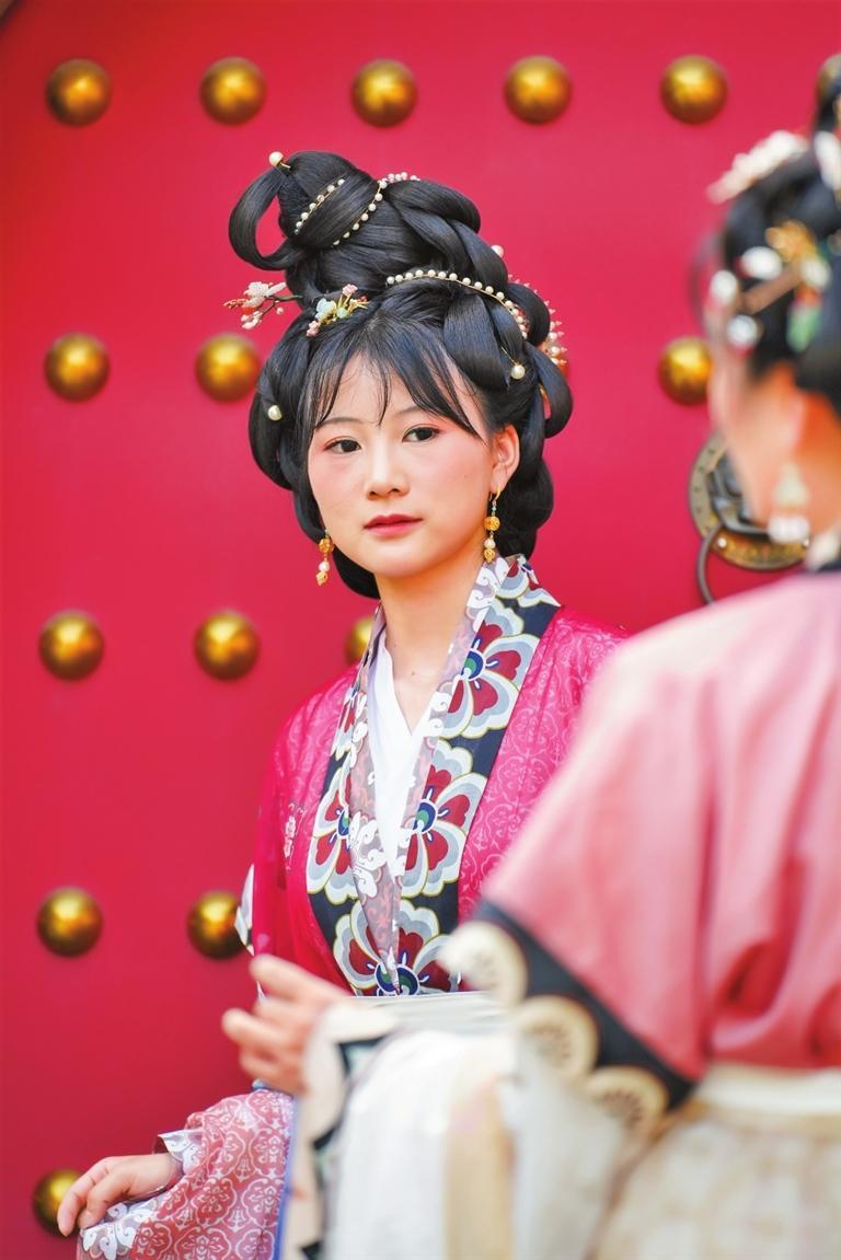 我在深圳秀汉服深圳汉服企业猛增产业细分化品牌化