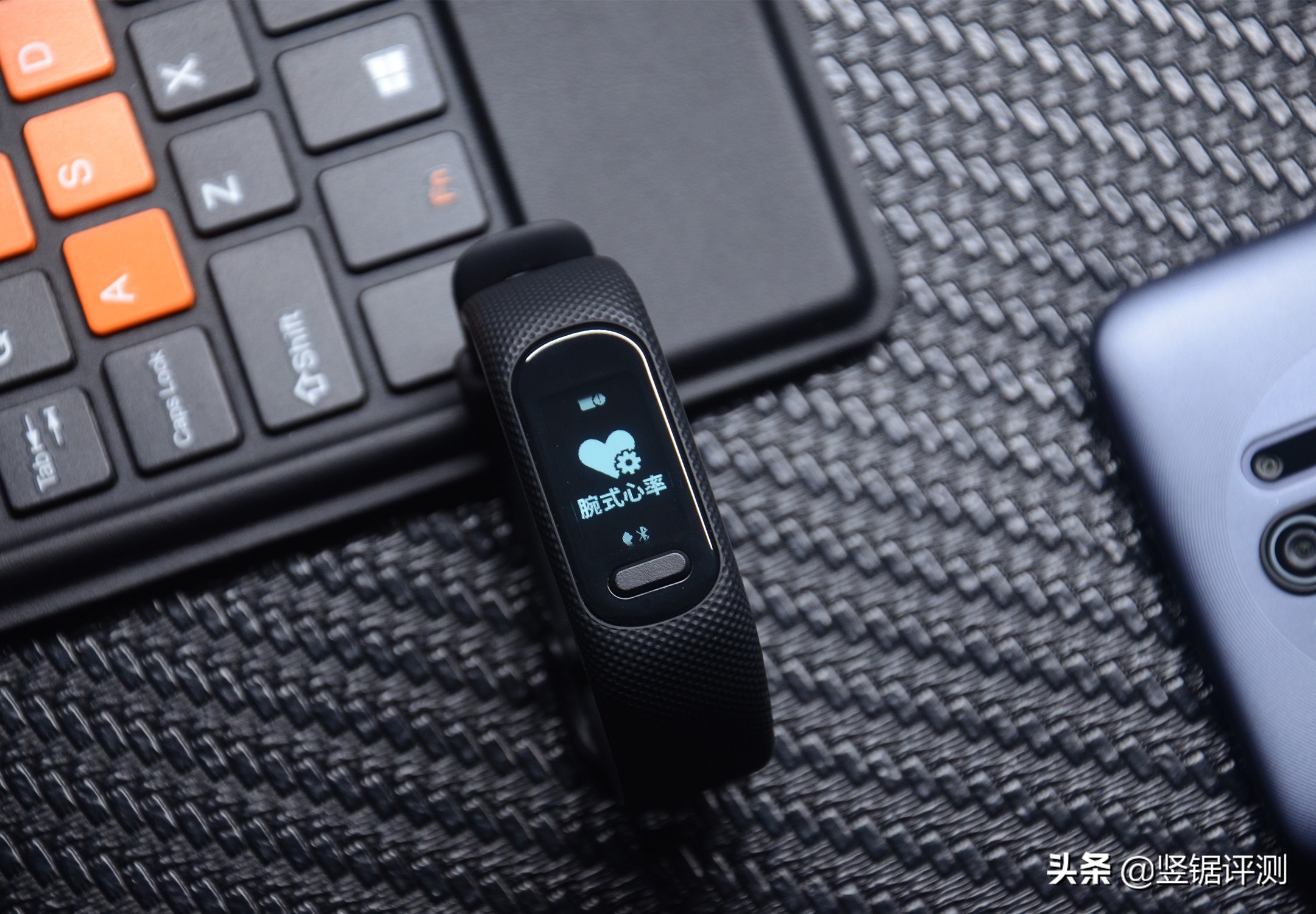 佳明手环4和5哪款好,garmin佳明vivosmart运动手环
