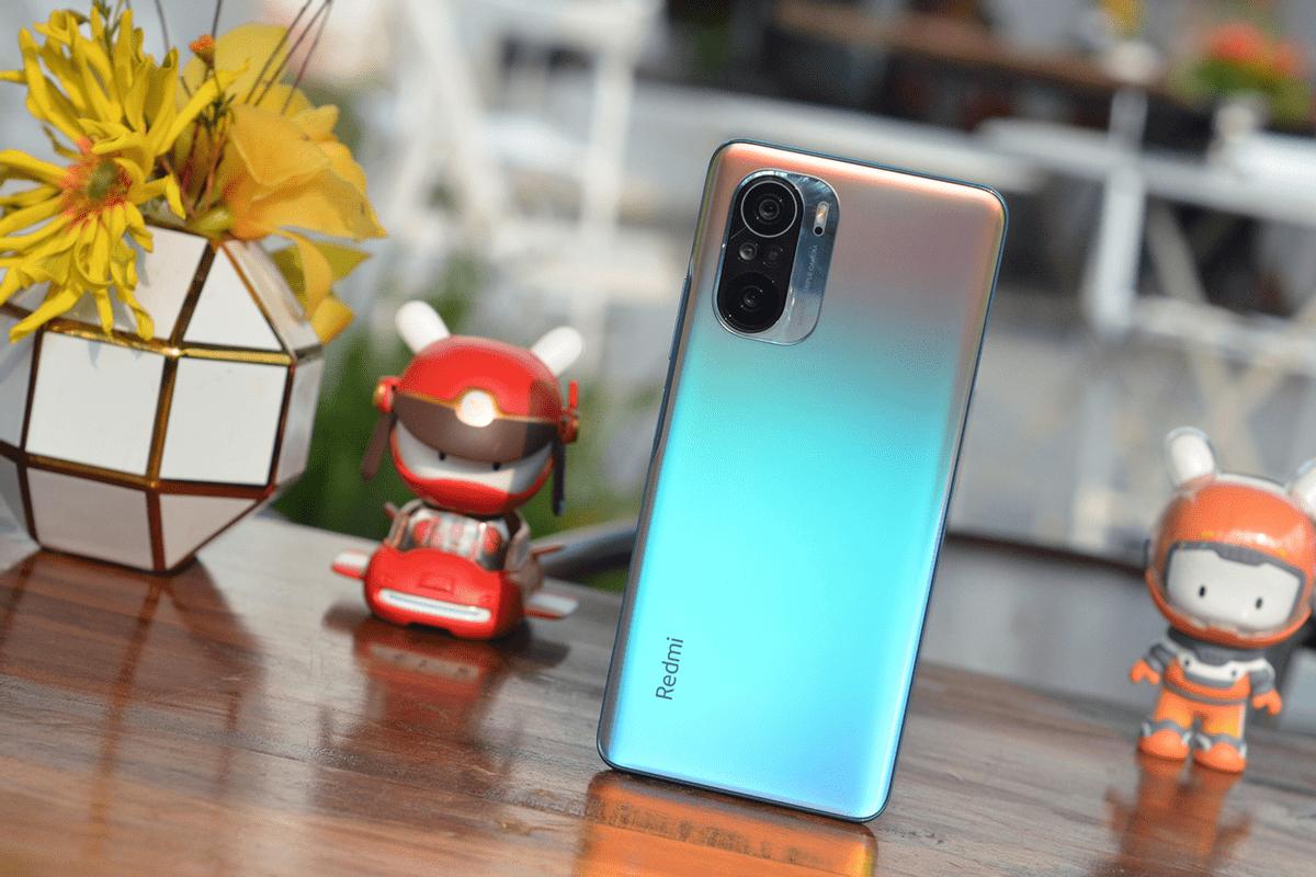 同等价位买魅族17还是k40,魅族17和红米k40前置哪个小