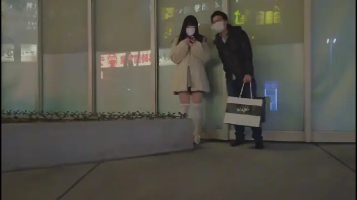 欠下高利贷的日本女孩竟然在做这件事