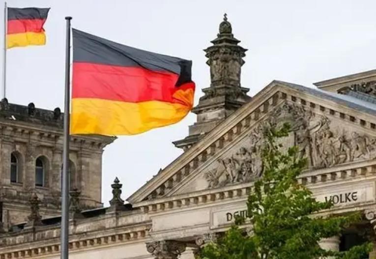 人口超5000万，人均GDP超3万美元的大国有几个？成发达国家有多难