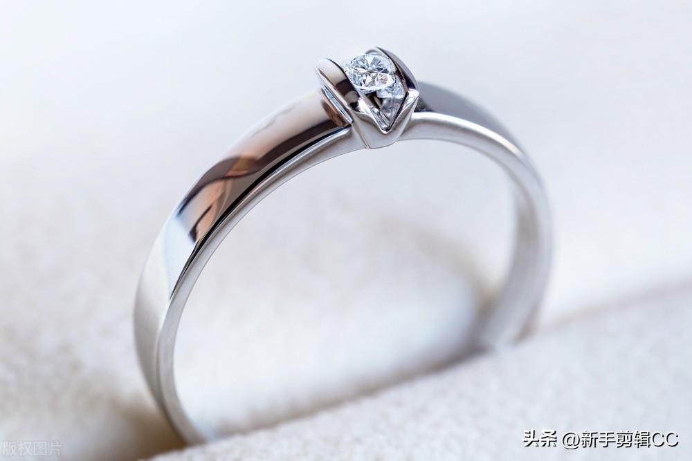 2万多买的周大福钻戒能卖多少钱,周大福钻戒断裂