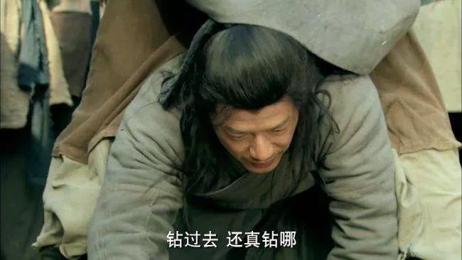 韩信钻胯原因,韩信钻胯项羽扛鼎打一成语