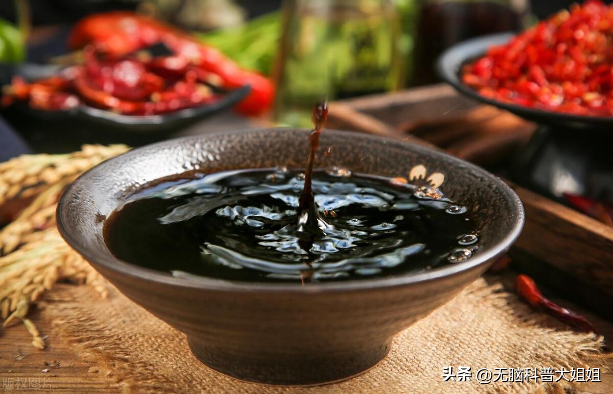 食用醋里有乙酸成分是不是勾兑醋,食品级冰乙酸可以勾兑醋吗