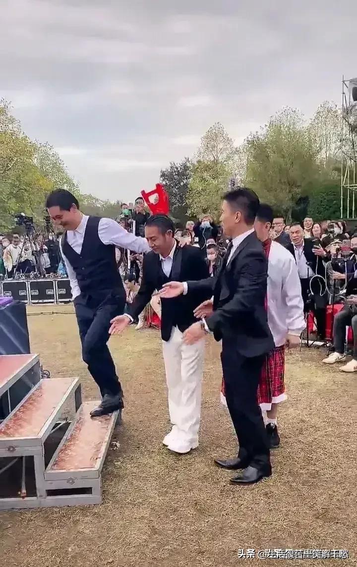 山寨“小沈阳”组建“四大天王”组合，出场费动辄百万！