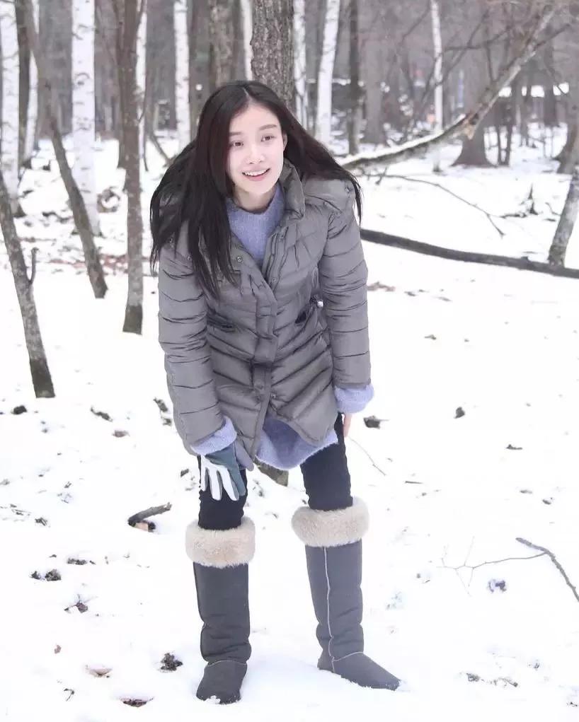 上万元加拿大鹅羽绒服网店仅售50,moncler经典款羽绒服