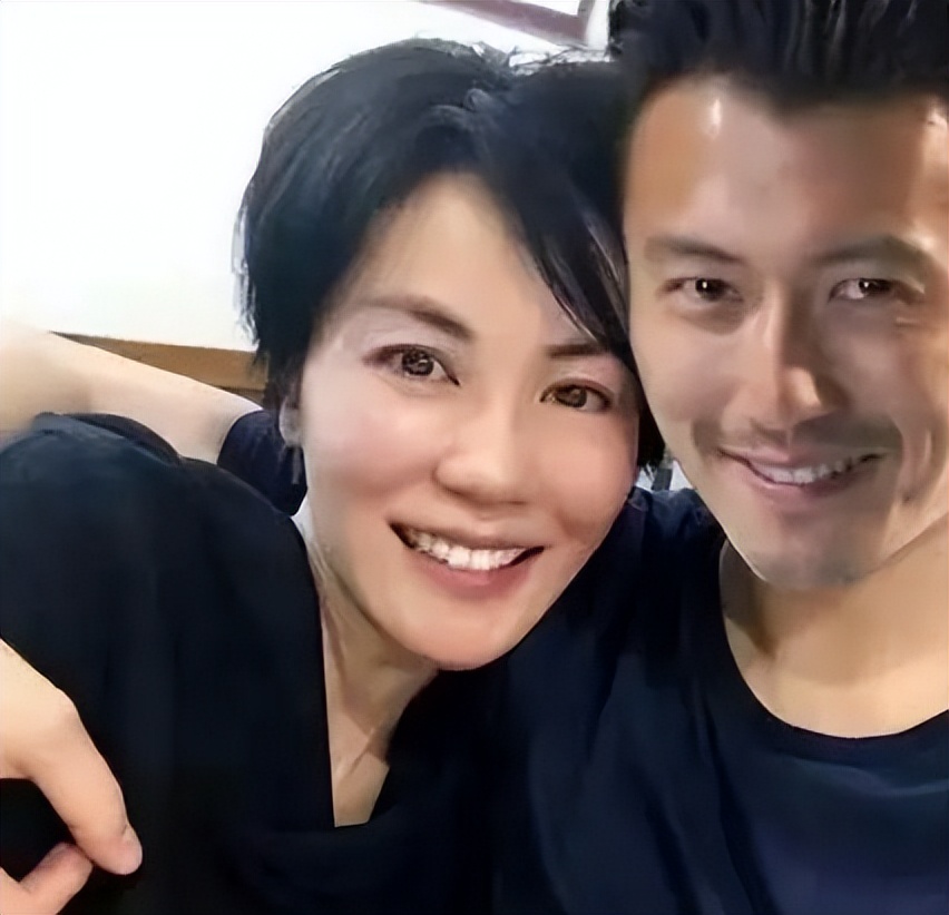 王菲是如何和窦唯走在一起的,王菲和窦唯现在的情史