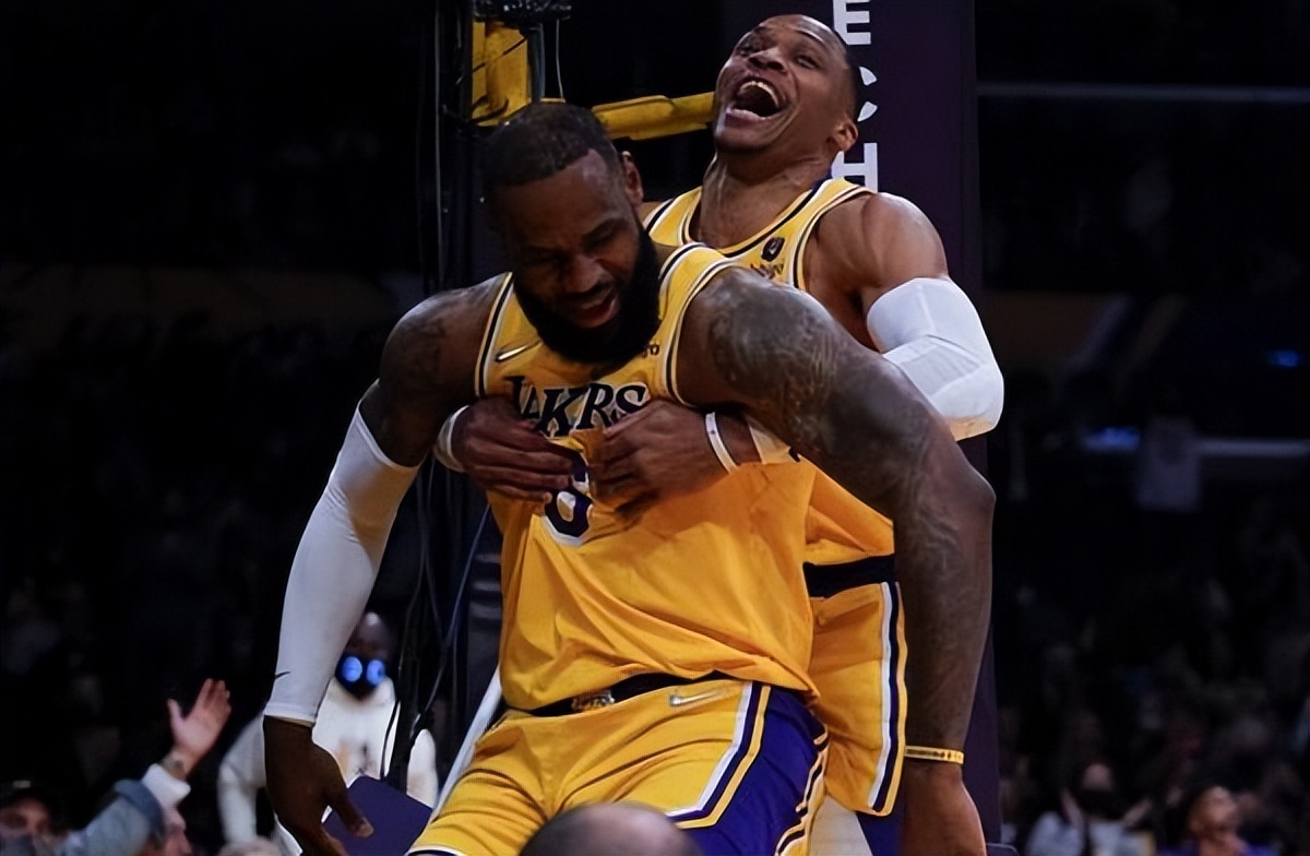 威少5年2亿,威少4年1亿