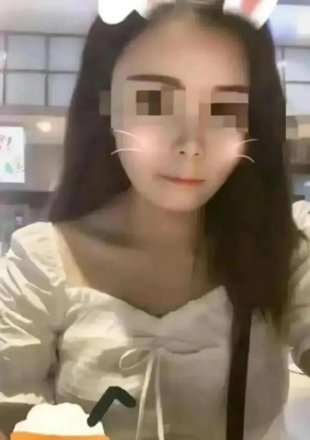 浙江宁波纺织学院女生脚踏六只船,一个女大学生脚踏三只船