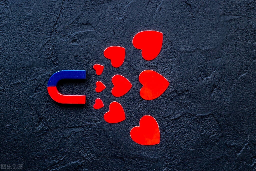 原来一见钟情是一瞬间的事,只有一见钟情才是真正的爱情