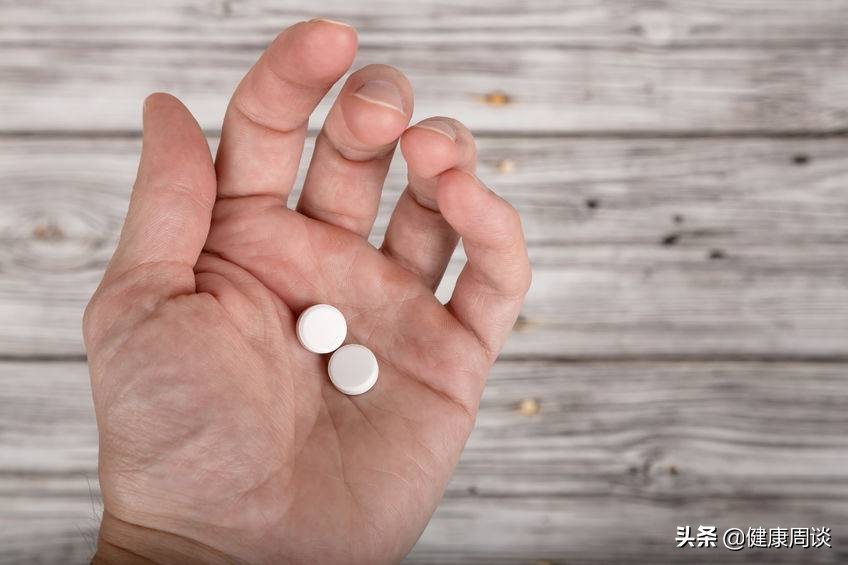 奥美拉唑的作用机制与临床用途 (奥美拉唑可以长期吃没副作用吗)