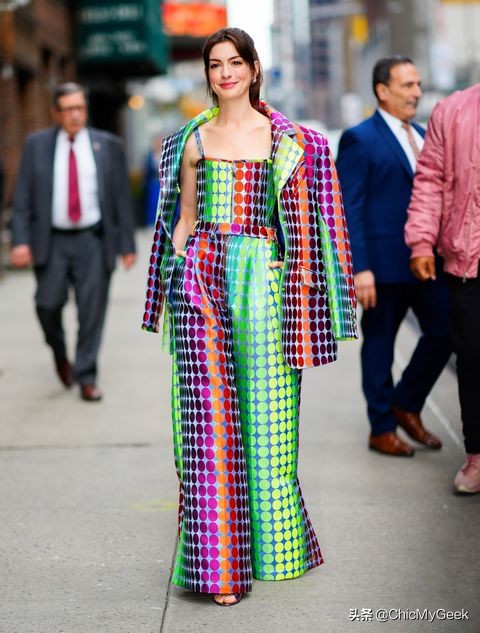 安妮·海瑟薇红毯 (安妮海瑟薇戛纳红毯生图)