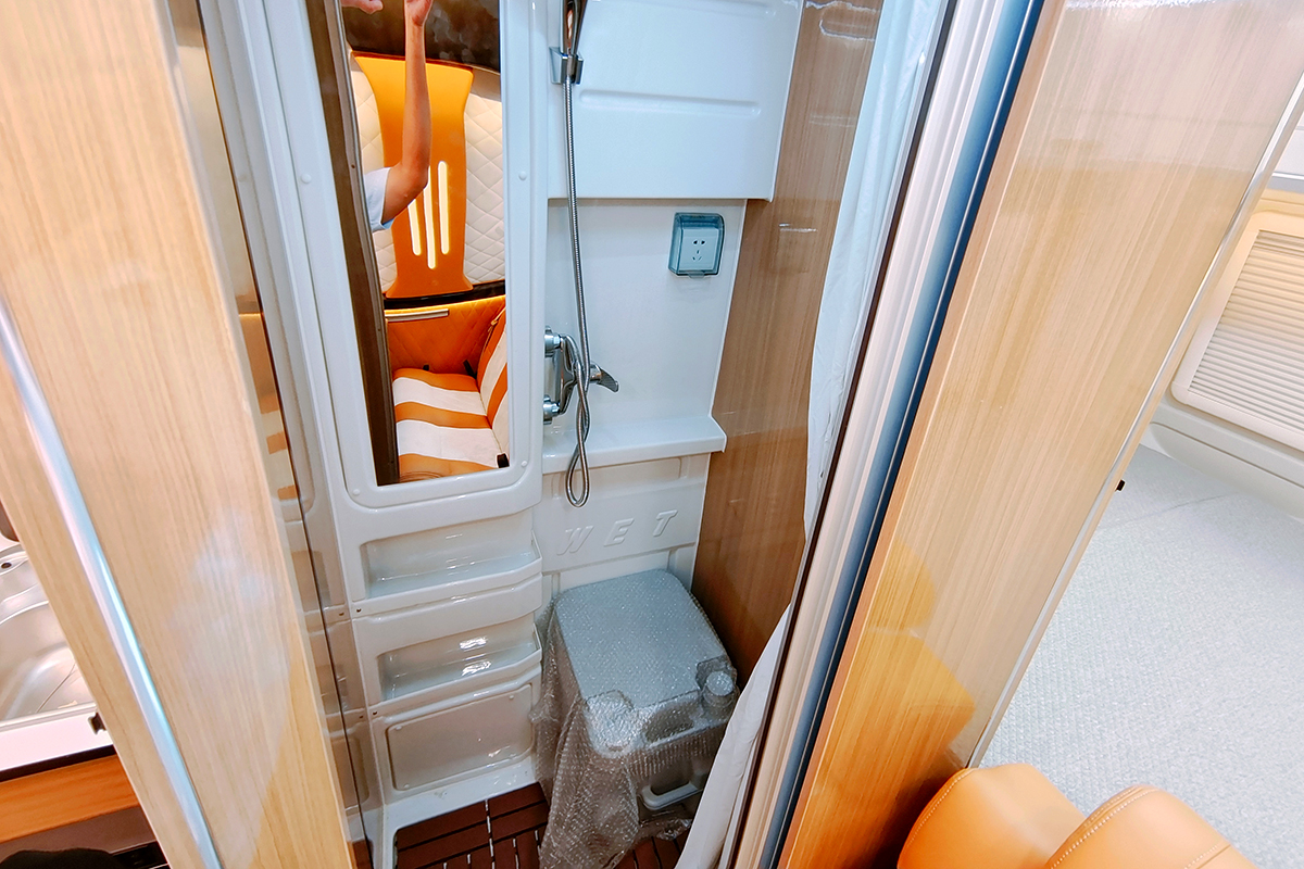 舜宇威尔特芬t90越野房车价格,舜宇威尔特芬依维柯c型房车型号