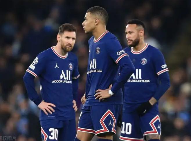 梅西或成为大巴黎核心,大巴黎反击梅西转身突破