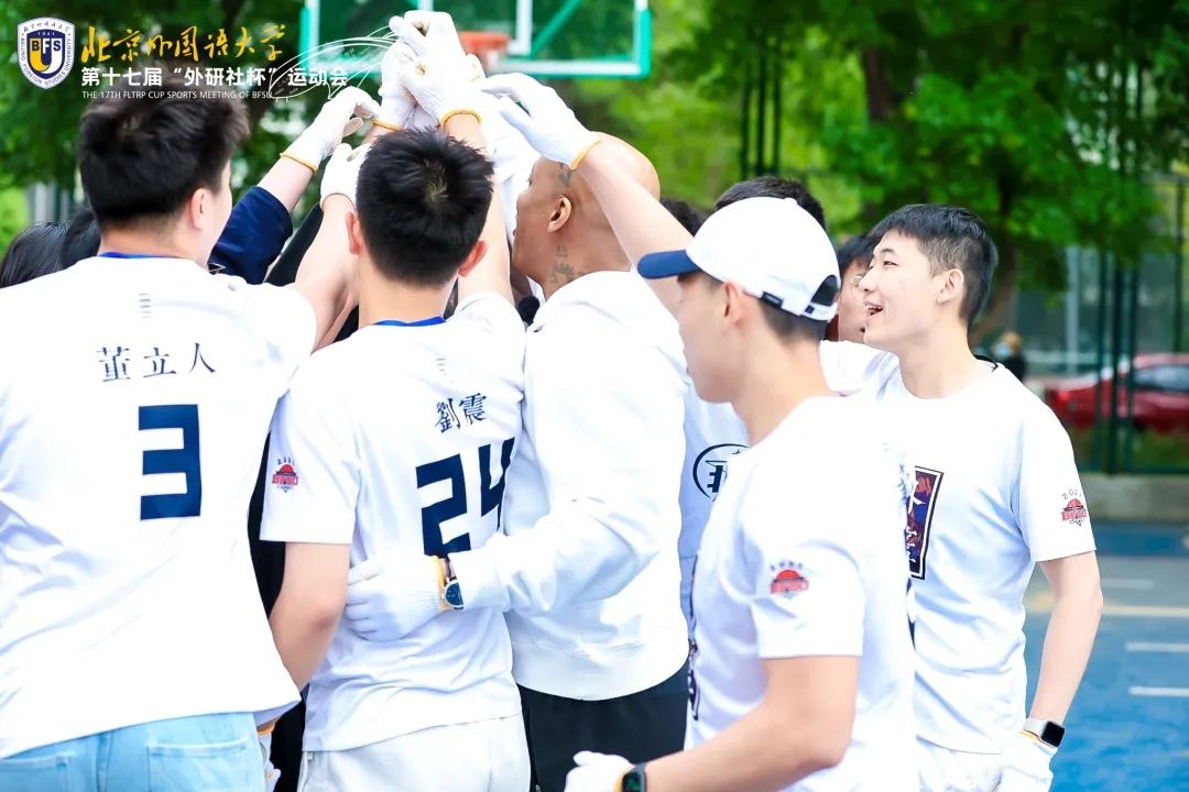 世界冠军在高校表演跳绳,世界冠军助阵表演视频