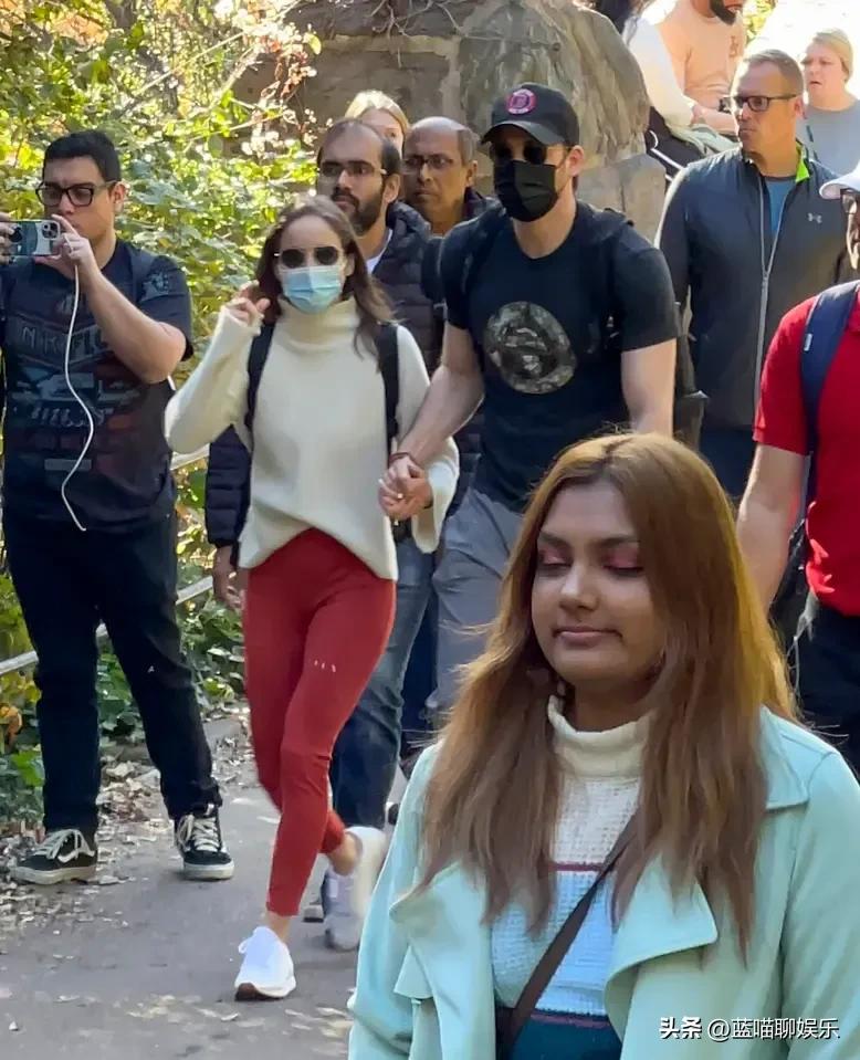 美队克里斯·埃文斯曝写真,杰西阿尔芭与克里斯埃文斯