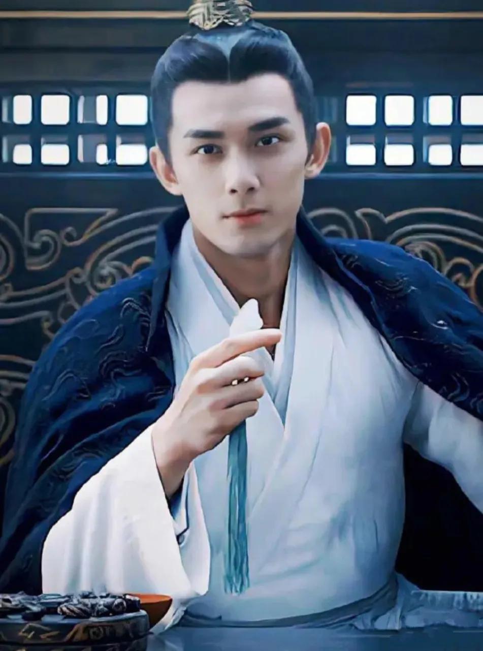 月圆中天，玉寄人间——影视剧里的“高大上”美饰盘点第1辑