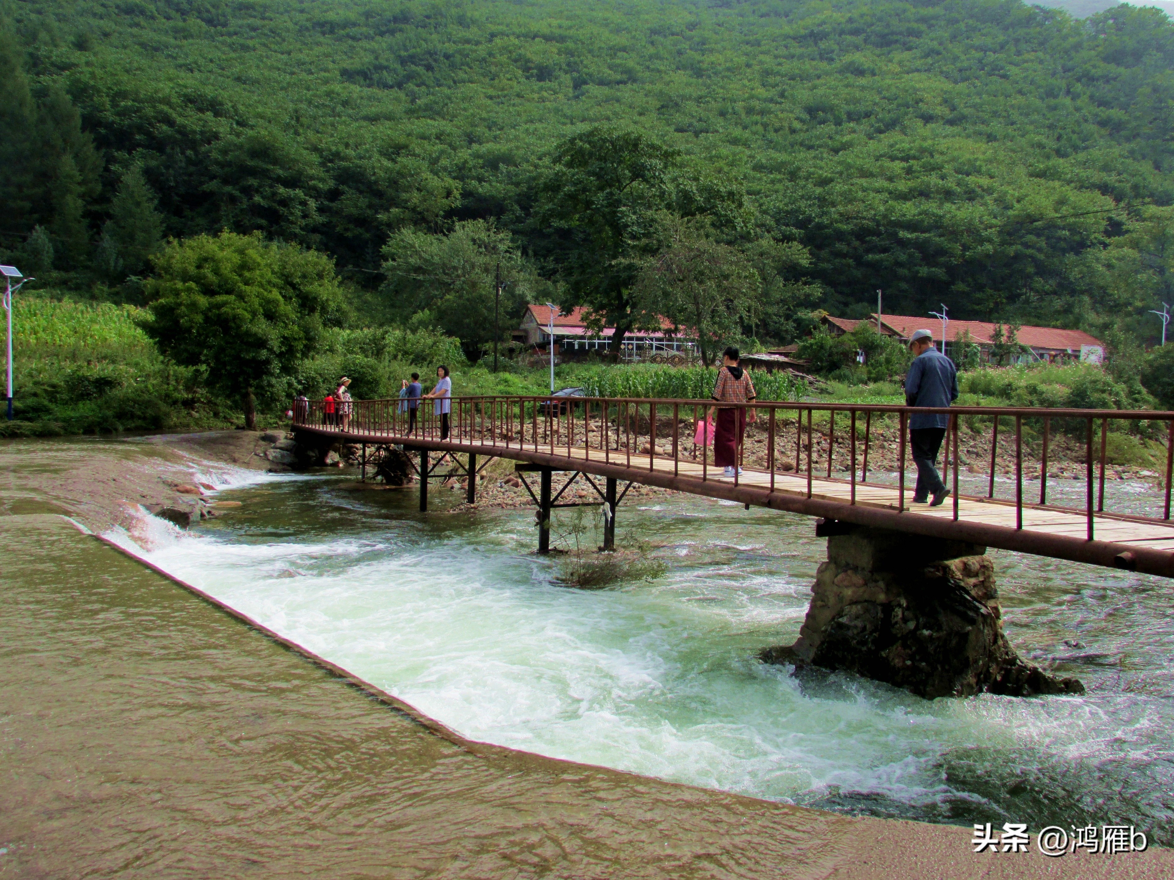 本溪汤沟风景区视频,来到本溪汤沟一步一景的感觉