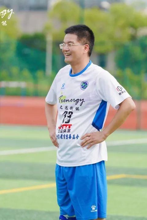 公益足球嘉年华,公益比赛现在开赛