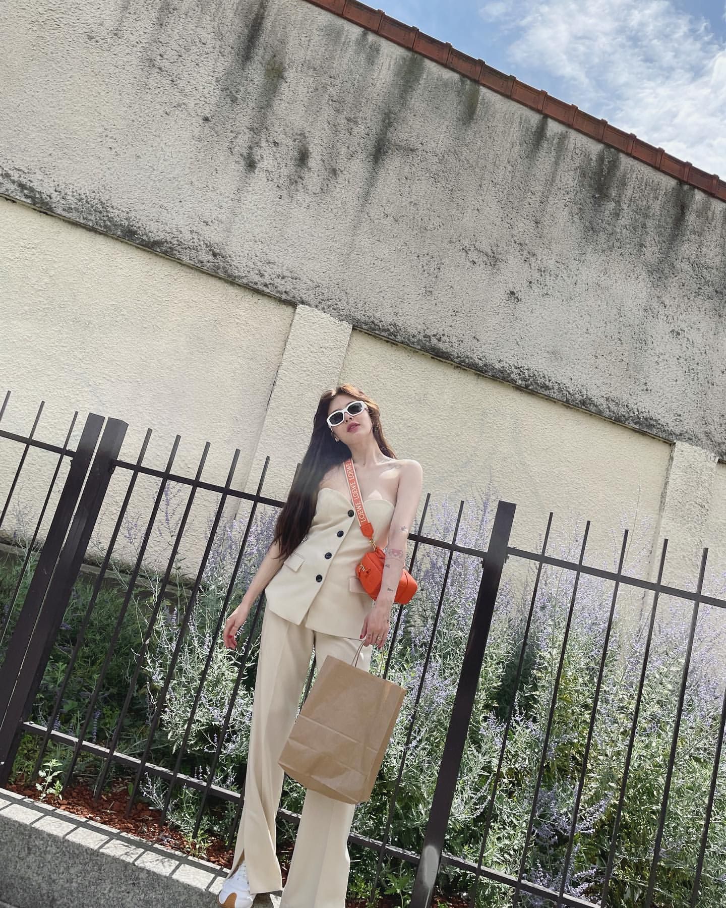 泫雅巴黎照片,泫雅巴黎时装周看秀造型