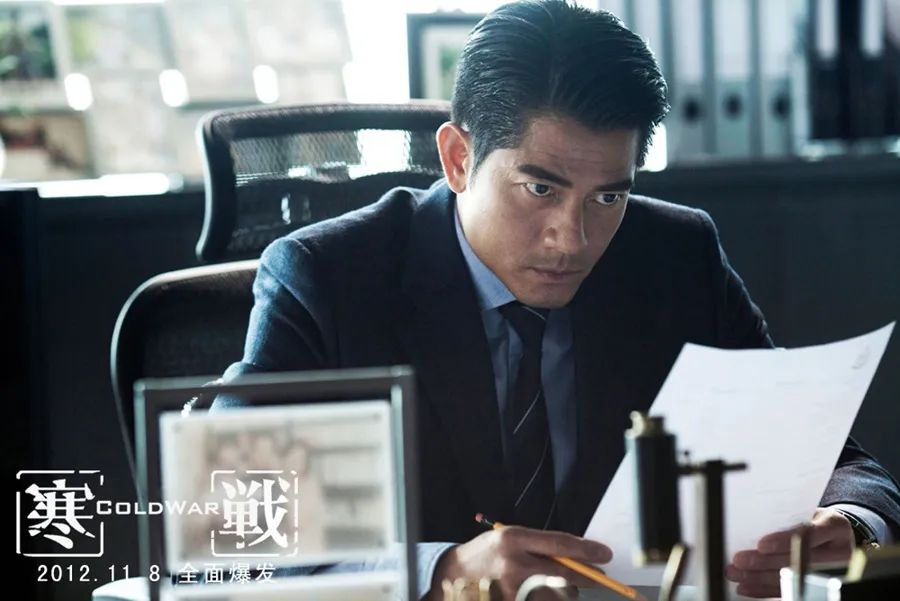 从港影港片看香港25年大变化,庆祝香港回归25年回忆港片