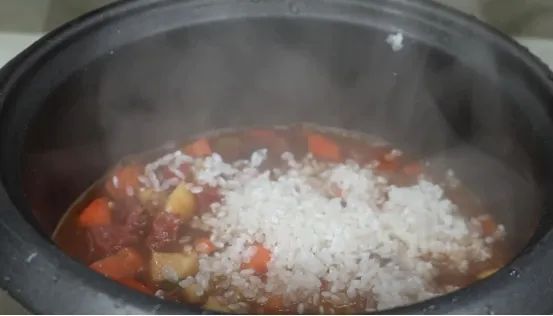 蒸米饭时打一个鸡蛋会怎么样,蒸米饭打入一个鸡蛋