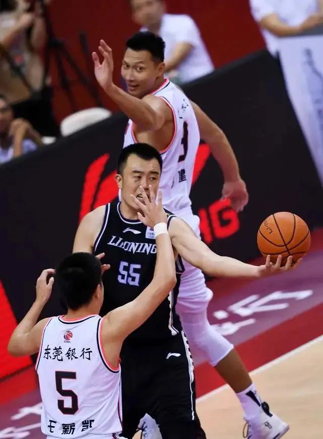 辽粤大战2022第三场杜峰技术犯规,辽粤大战杜锋技术犯规