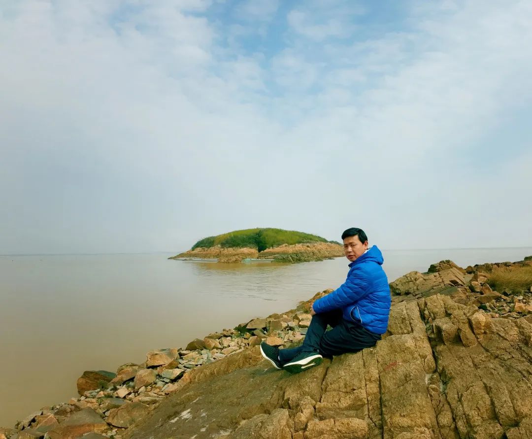 坐在海边心里想什么,坐在海边想什么