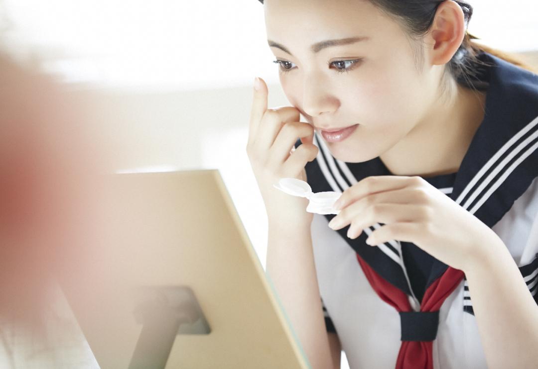 小红书上的“美丽陷阱”：粉丝10万、假美瞳账号横行